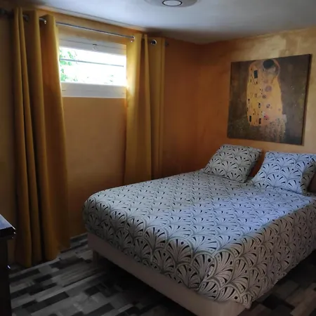 La Parenthese Guest house *